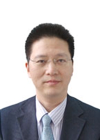 胡坚.jpg